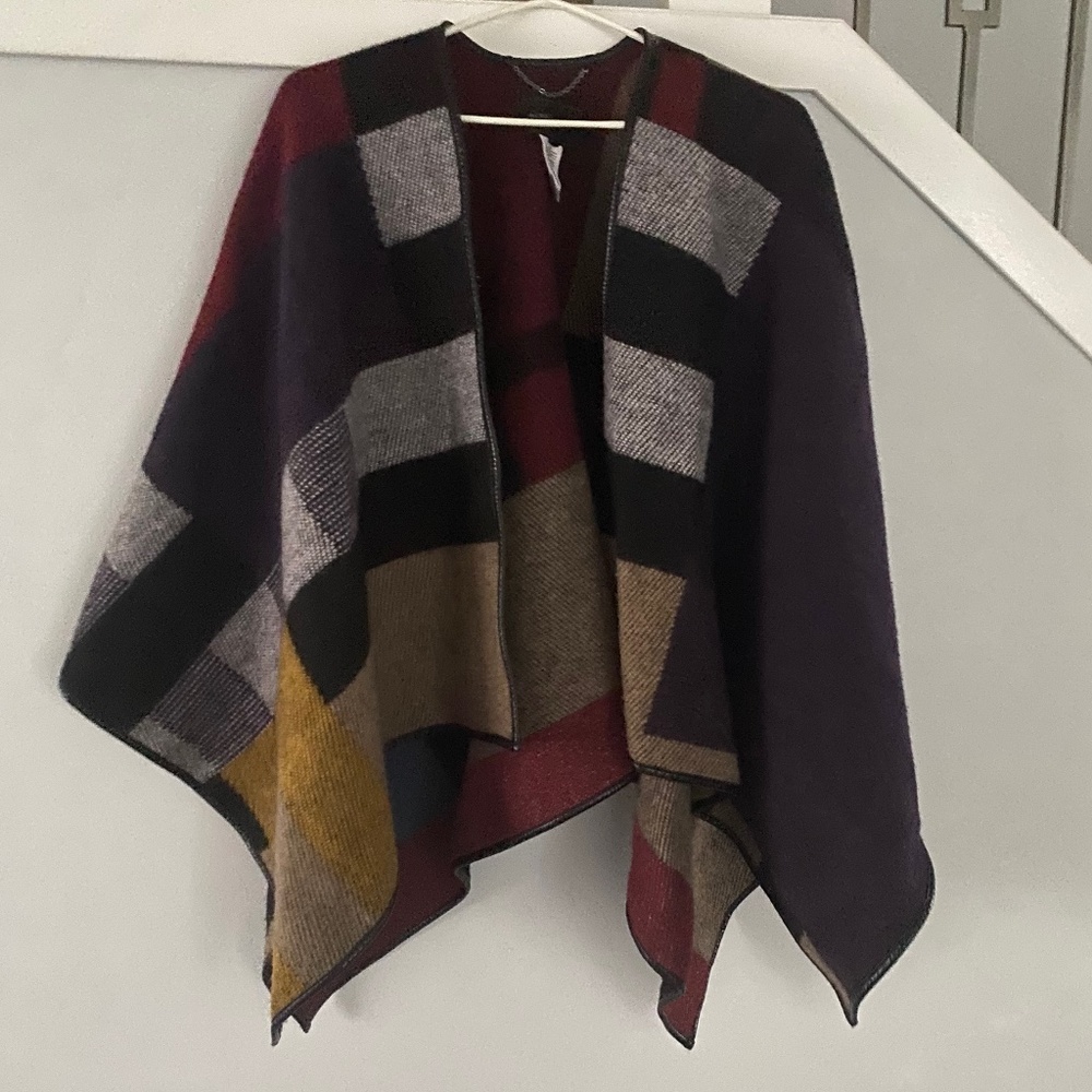 Bcbg poncho
